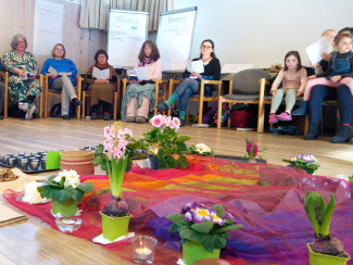 Menschen beim Singen